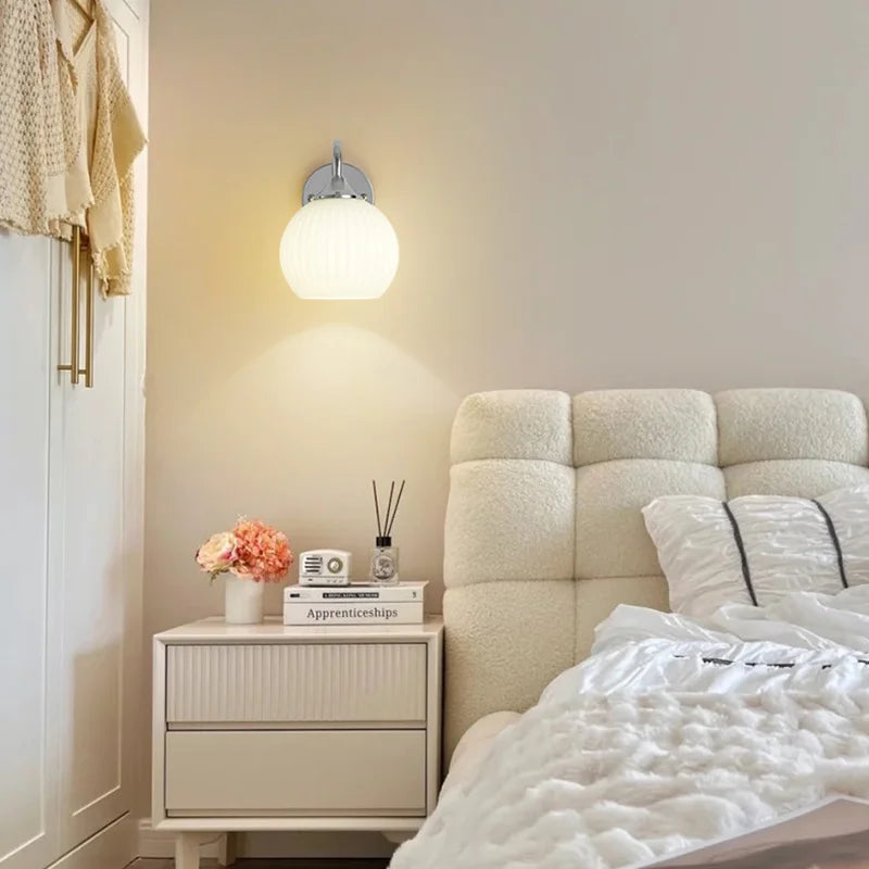 Modern Chrome Wall Light Fixture with Minimalist Design
