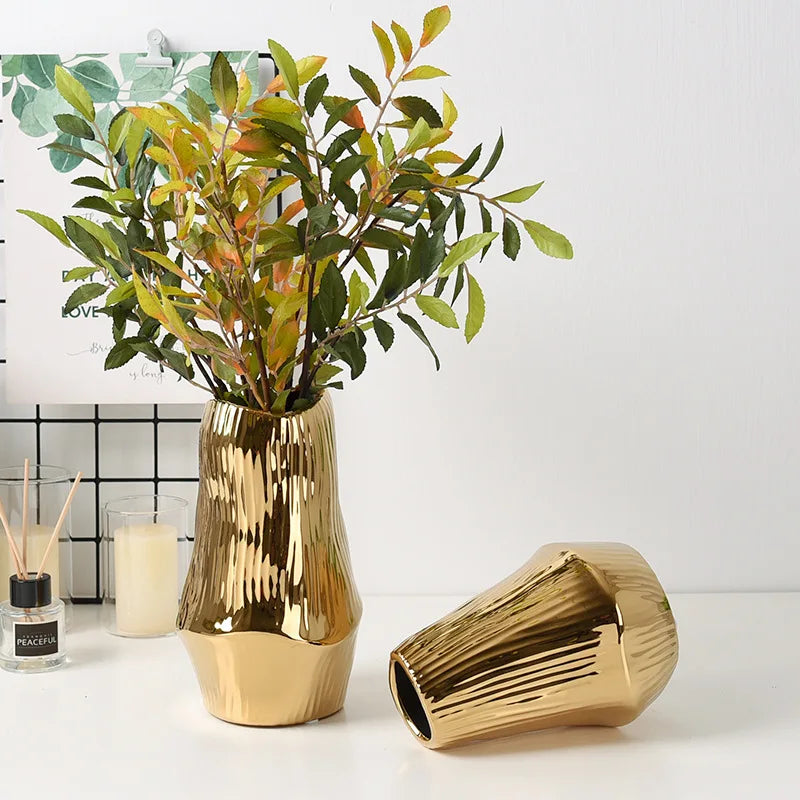 Lustrous Gold Decorative Vase for Elegant Interiors