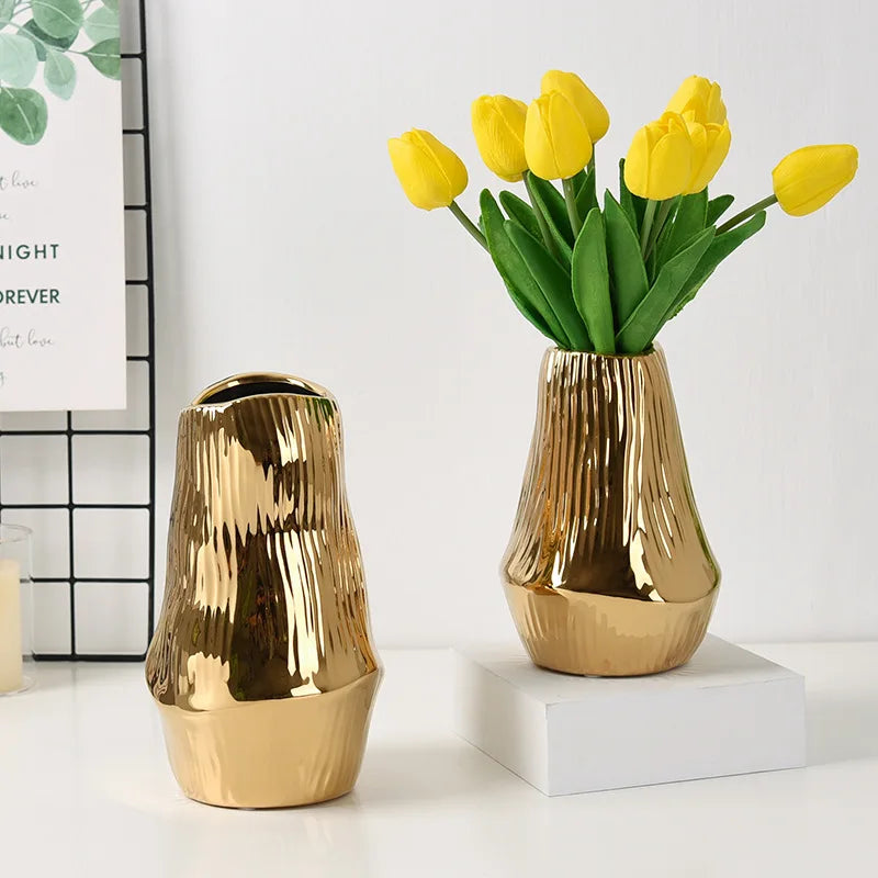 Lustrous Gold Decorative Vase for Elegant Interiors