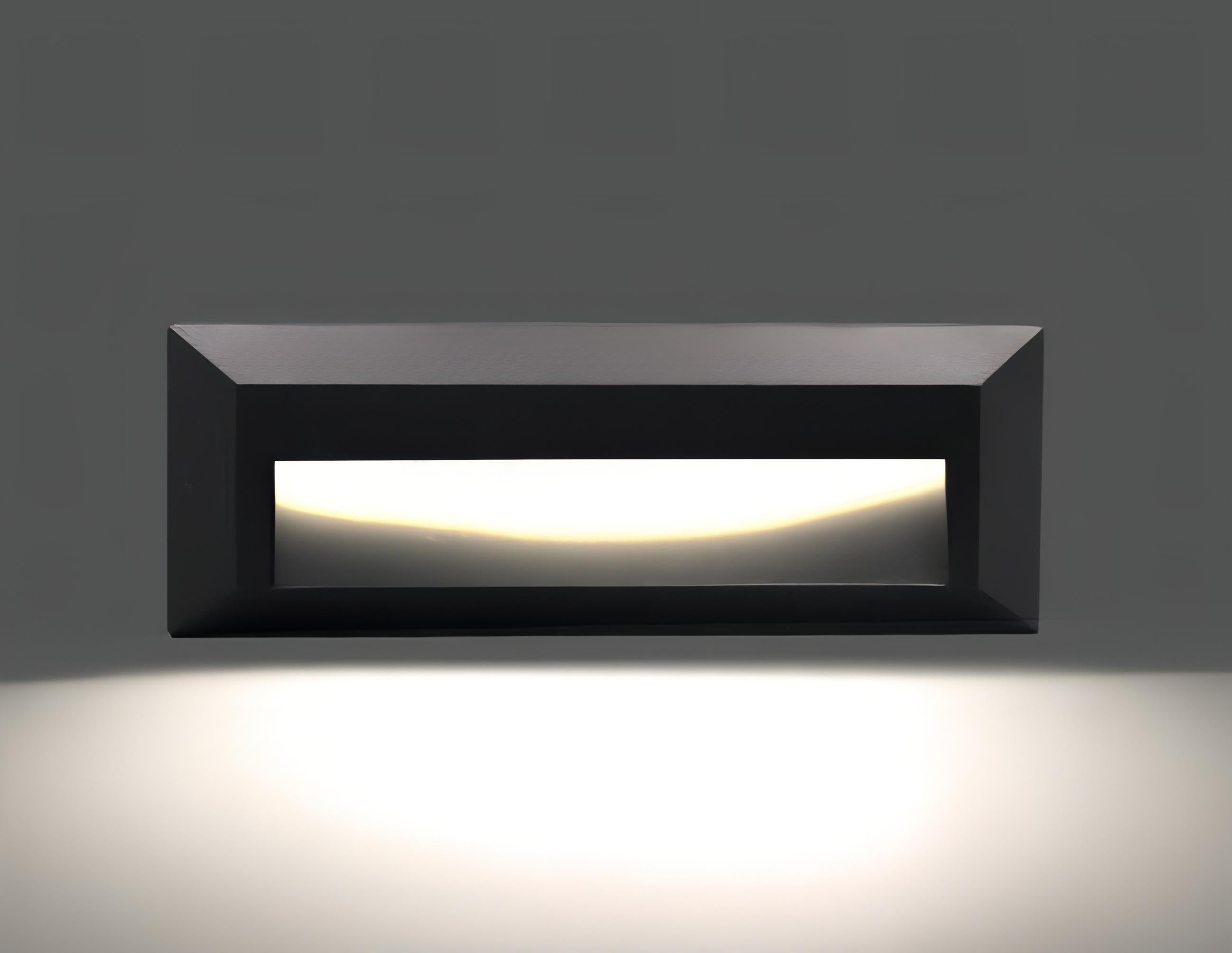 Rectangular Wall-Mounted Outdoor LED Step Lighting Fixture
