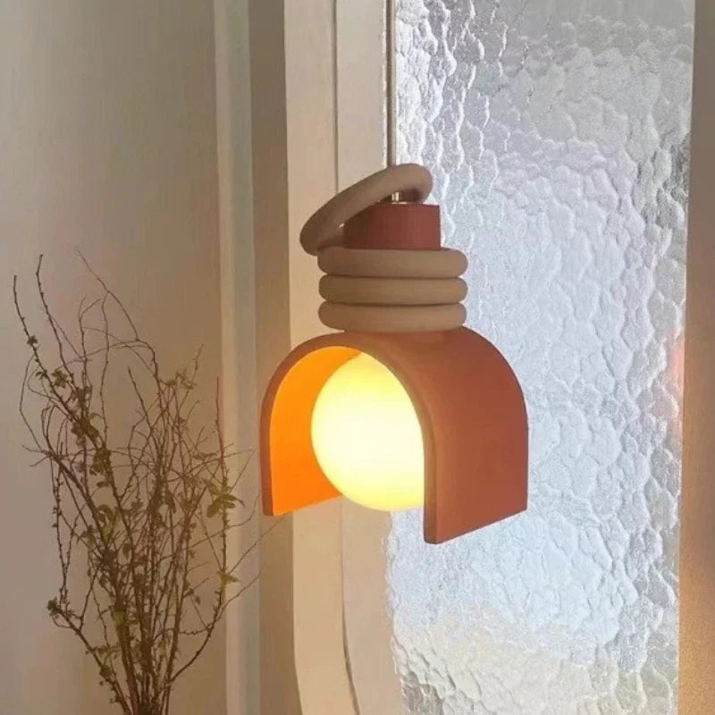 Minimalist Resin Pendant Light Inspired by Japanese Aesthetics