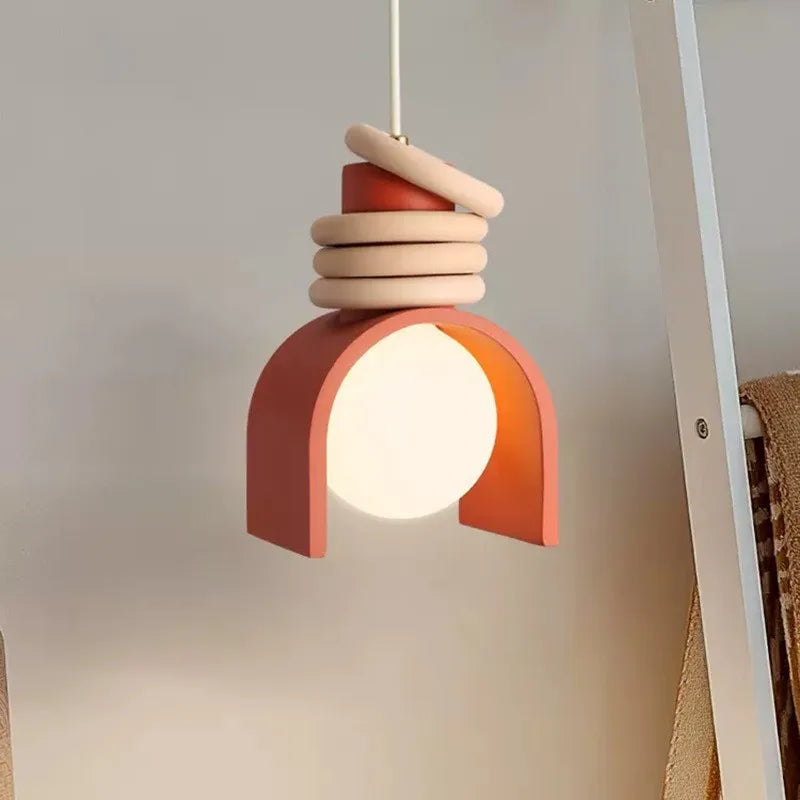 Minimalist Resin Pendant Light Inspired by Japanese Aesthetics