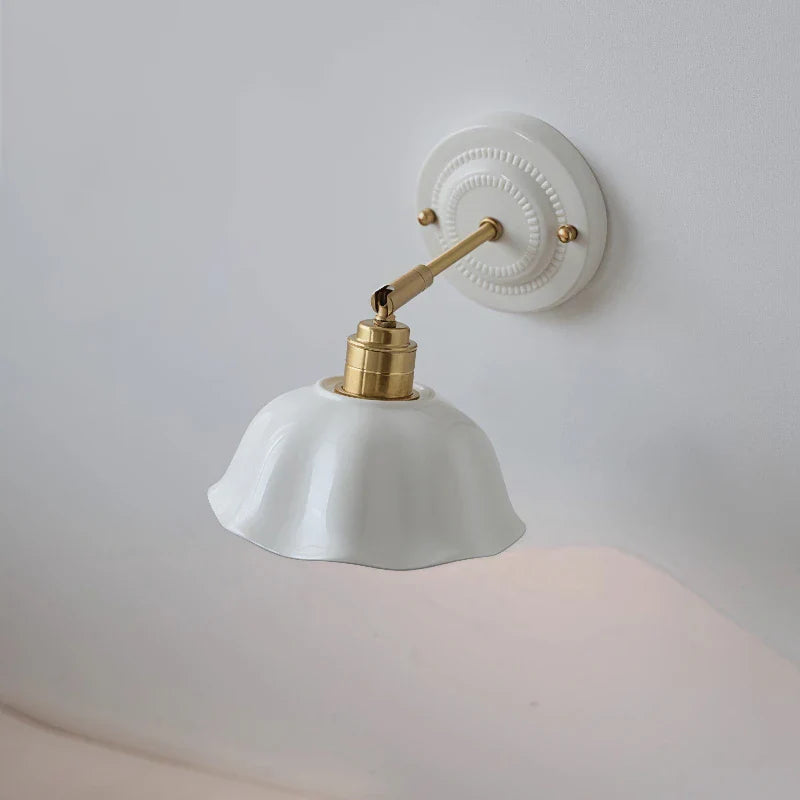 Vintage-Style Ceramic Wall Light – Elegant Nordic Design for Contemporary Spaces
