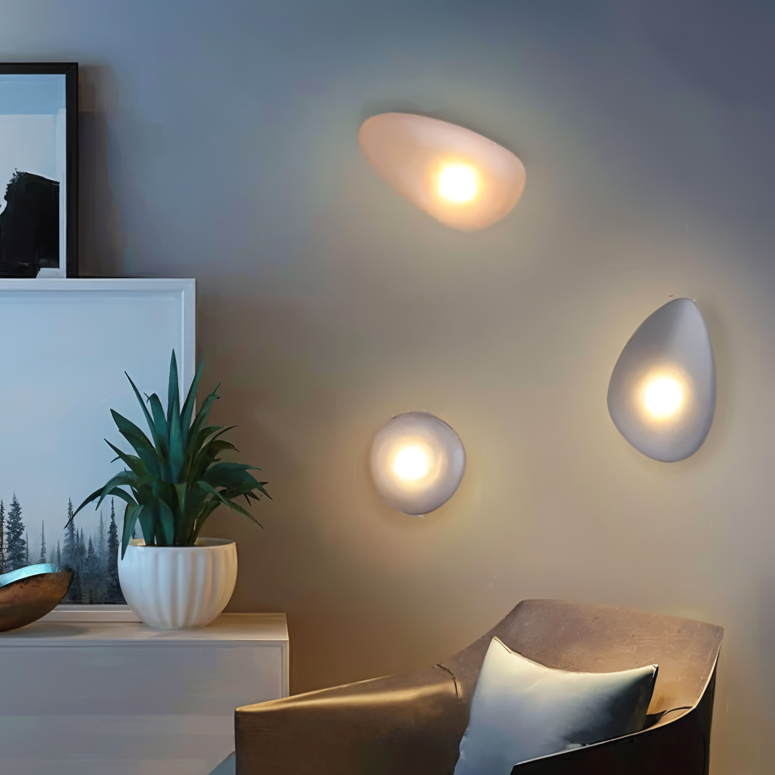 Scandinavian Wall Light with Warm White LED – Stylish Glass Fixture