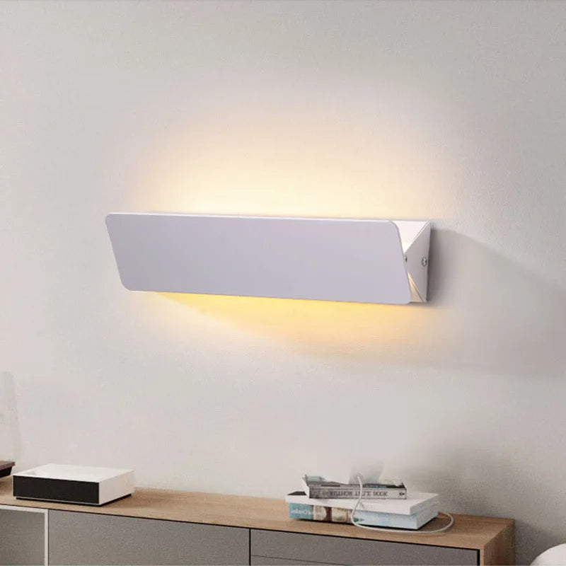 Aluminium Swing Light – Minimalist LED Wall Fixture