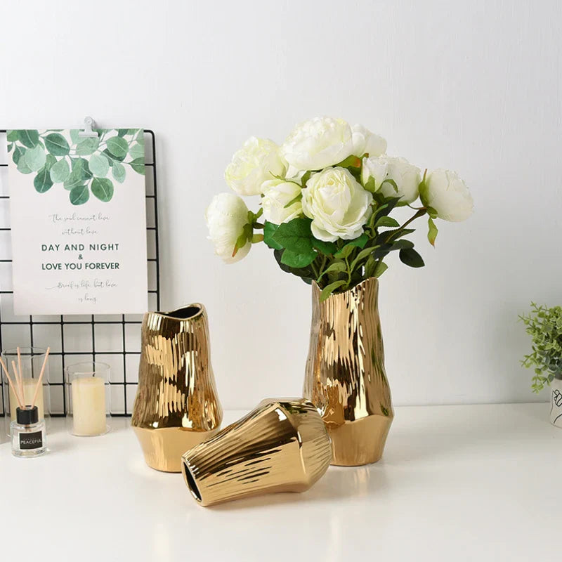 Lustrous Gold Decorative Vase for Elegant Interiors