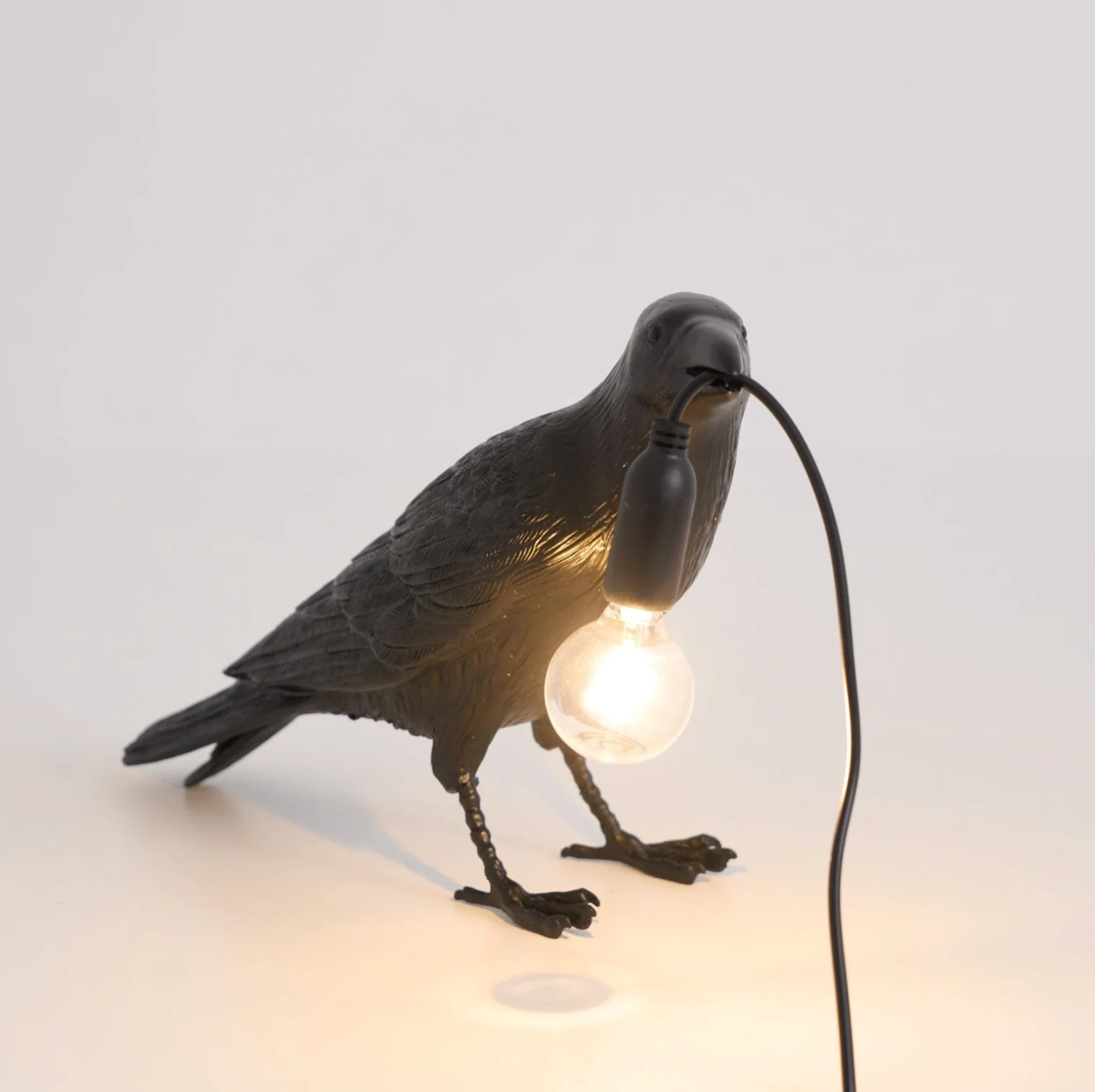 Modern Desk Lamp with Bird Design – Decorative Raven Light