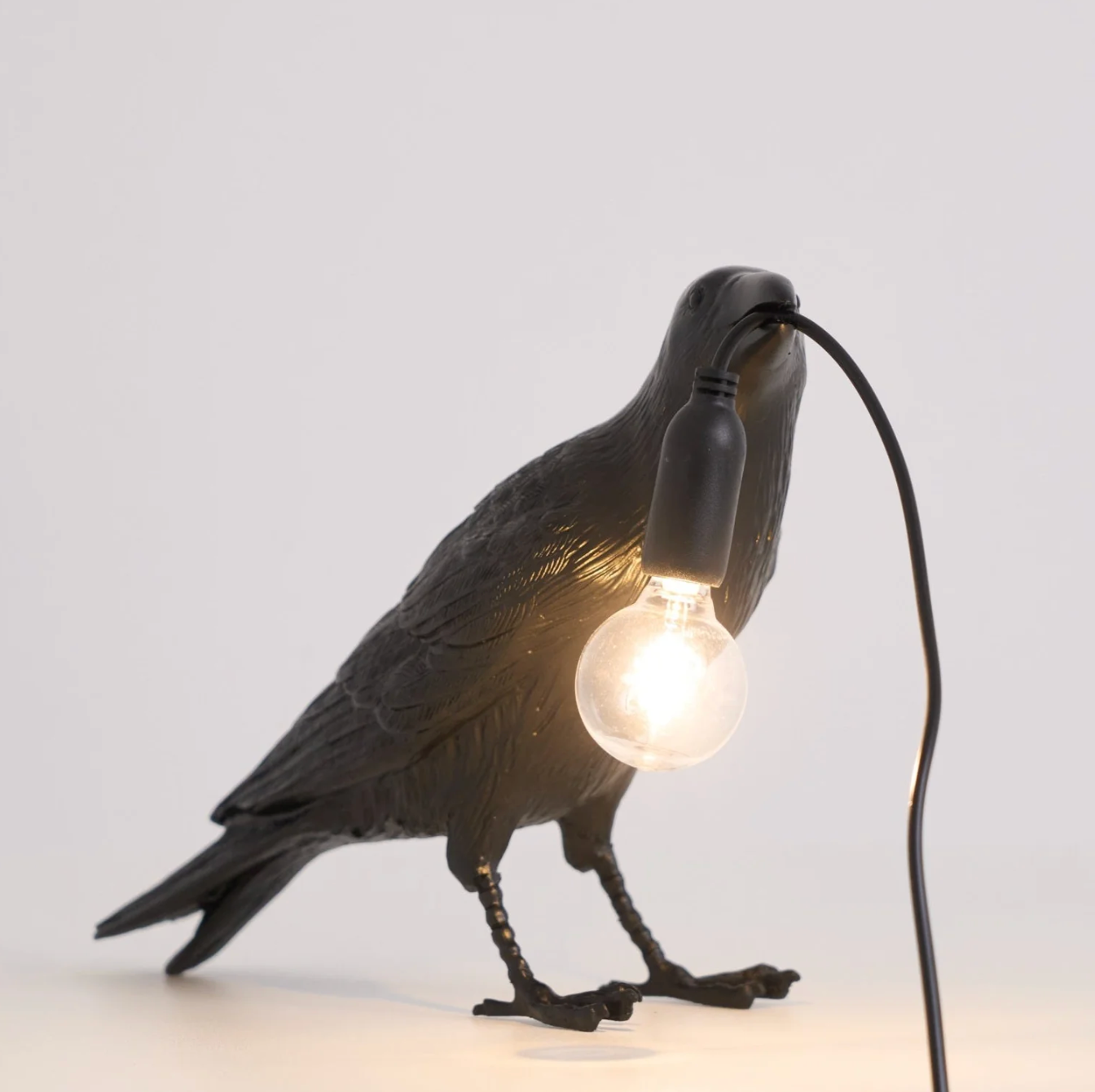 Modern Desk Lamp with Bird Design – Decorative Raven Light