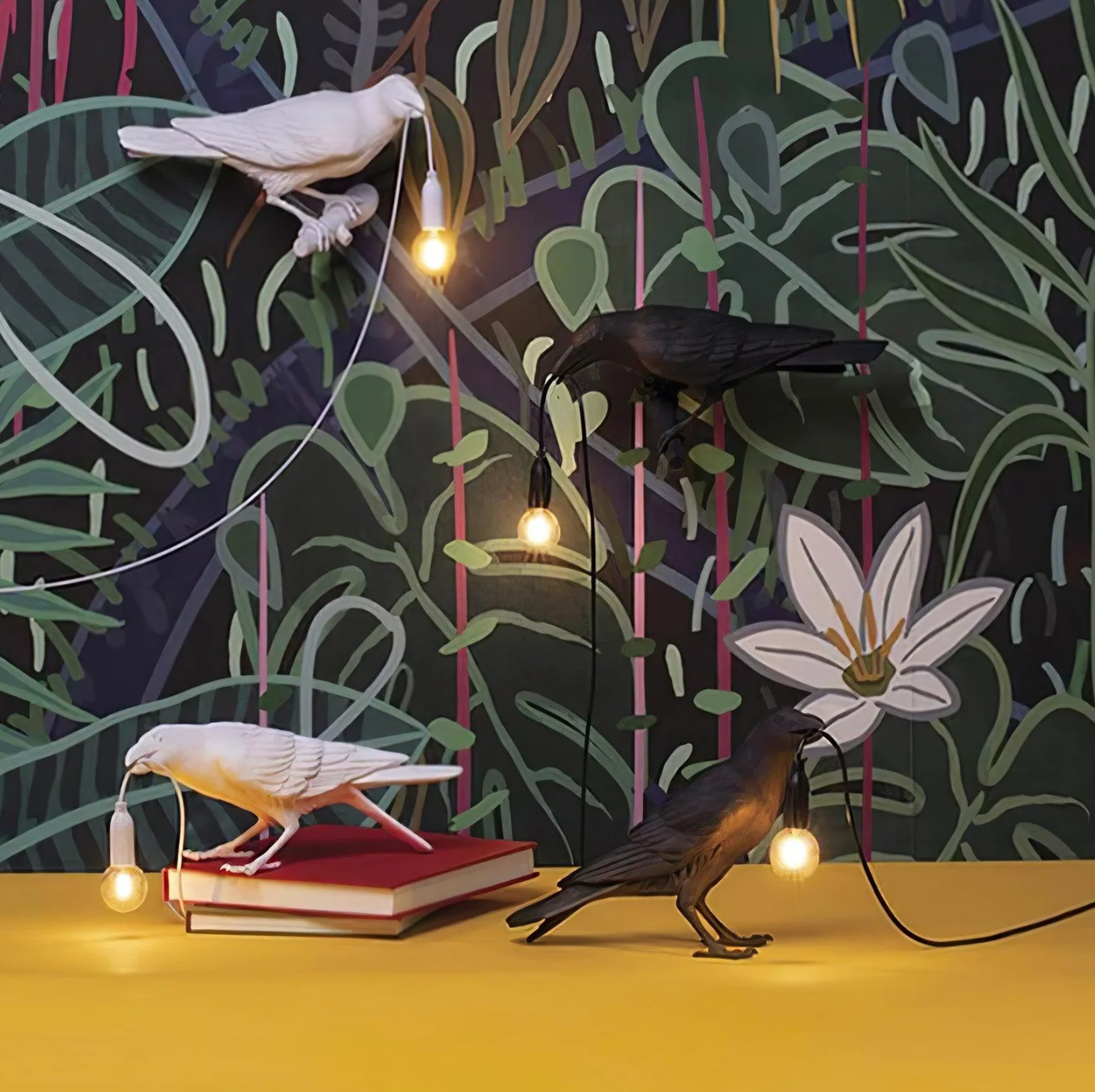 Modern Desk Lamp with Bird Design – Decorative Raven Light