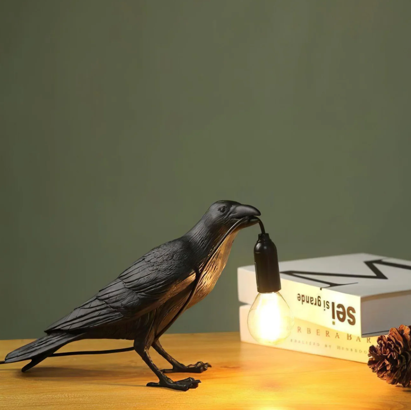 Modern Desk Lamp with Bird Design – Decorative Raven Light