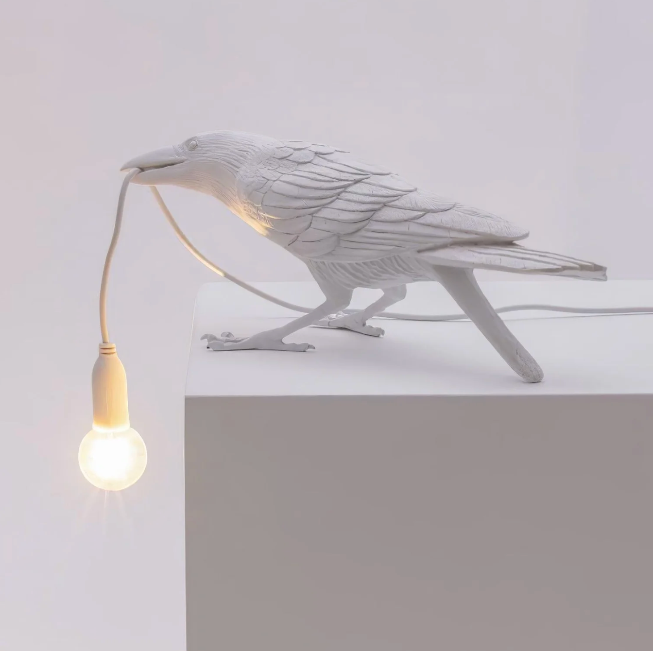 Modern Desk Lamp with Bird Design – Decorative Raven Light