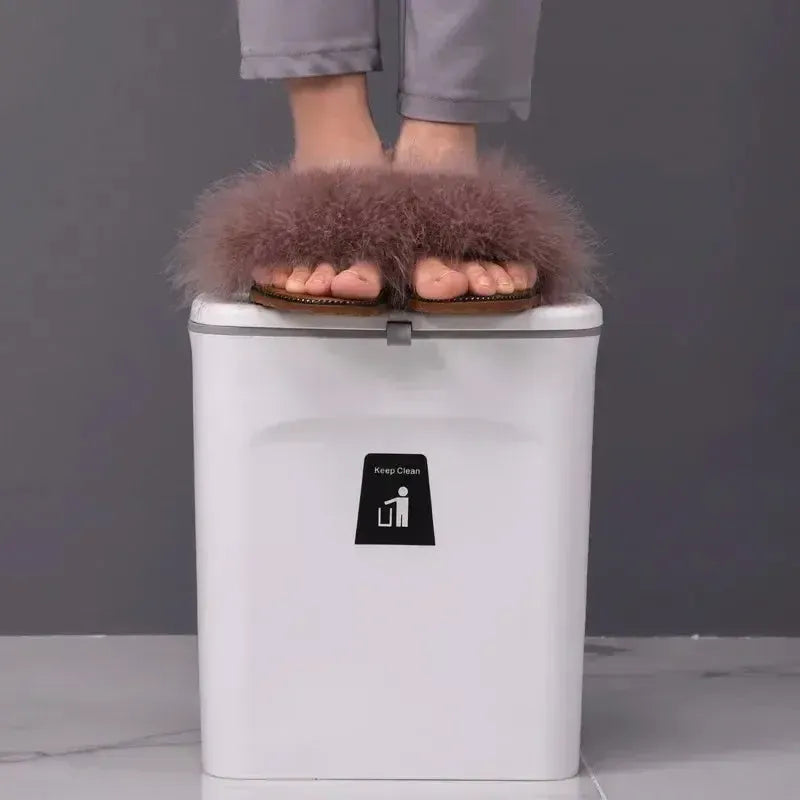 SmartSpace Hanging Waste Bin with Lid - Convenient One-Handed Disposal