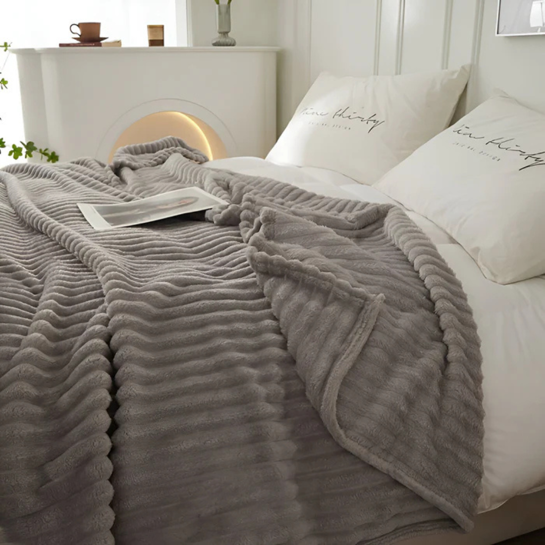 Cozy Striped Fleece Throw Blanket – Lightweight Warmth for Couch and Bed