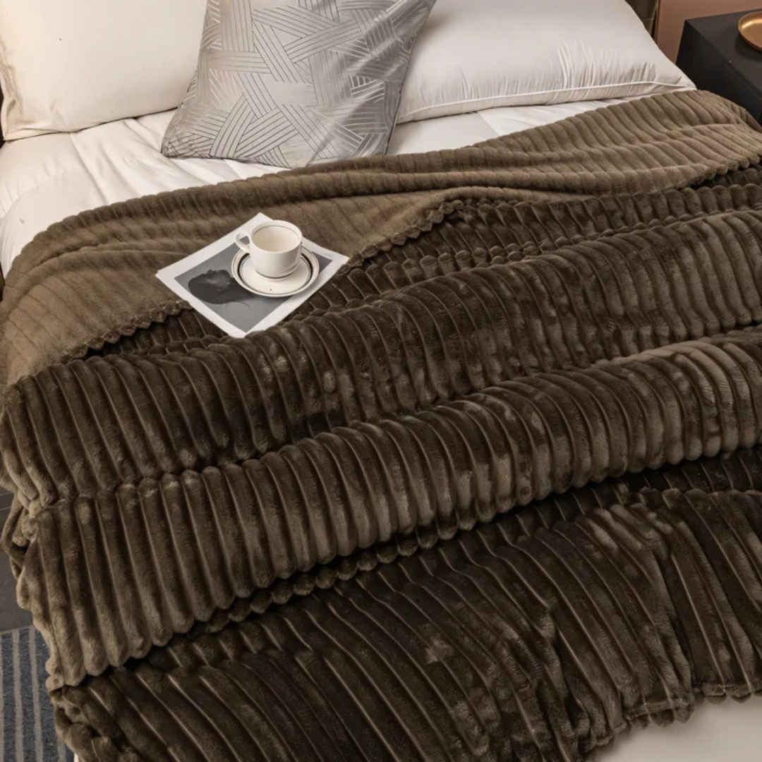 Cozy Striped Fleece Throw Blanket – Lightweight Warmth for Couch and Bed