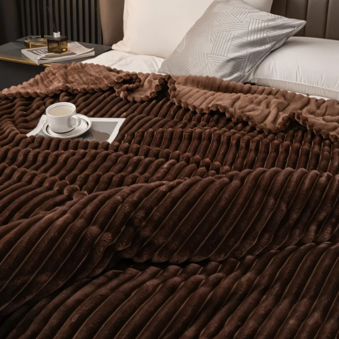 Cozy Striped Fleece Throw Blanket – Lightweight Warmth for Couch and Bed