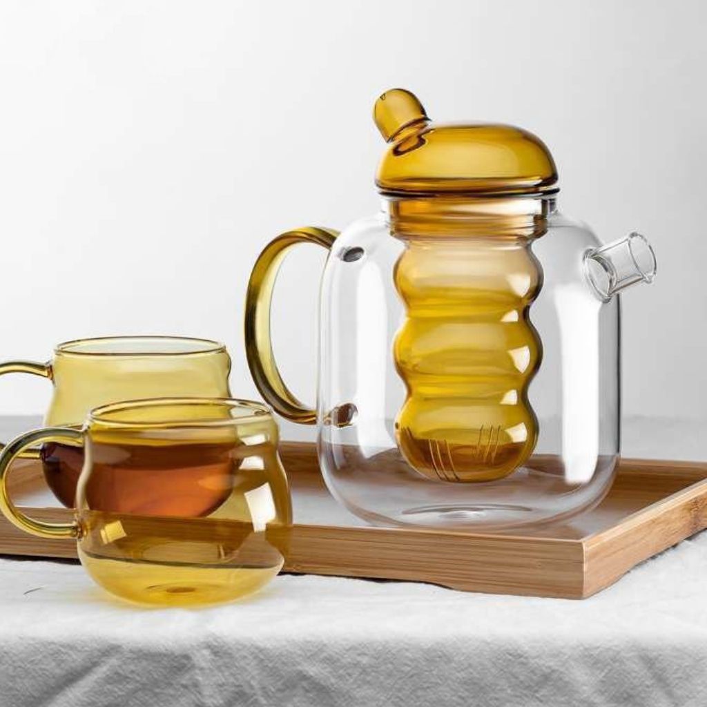 Elegant Glass Teapot with Heat-Resistant Design