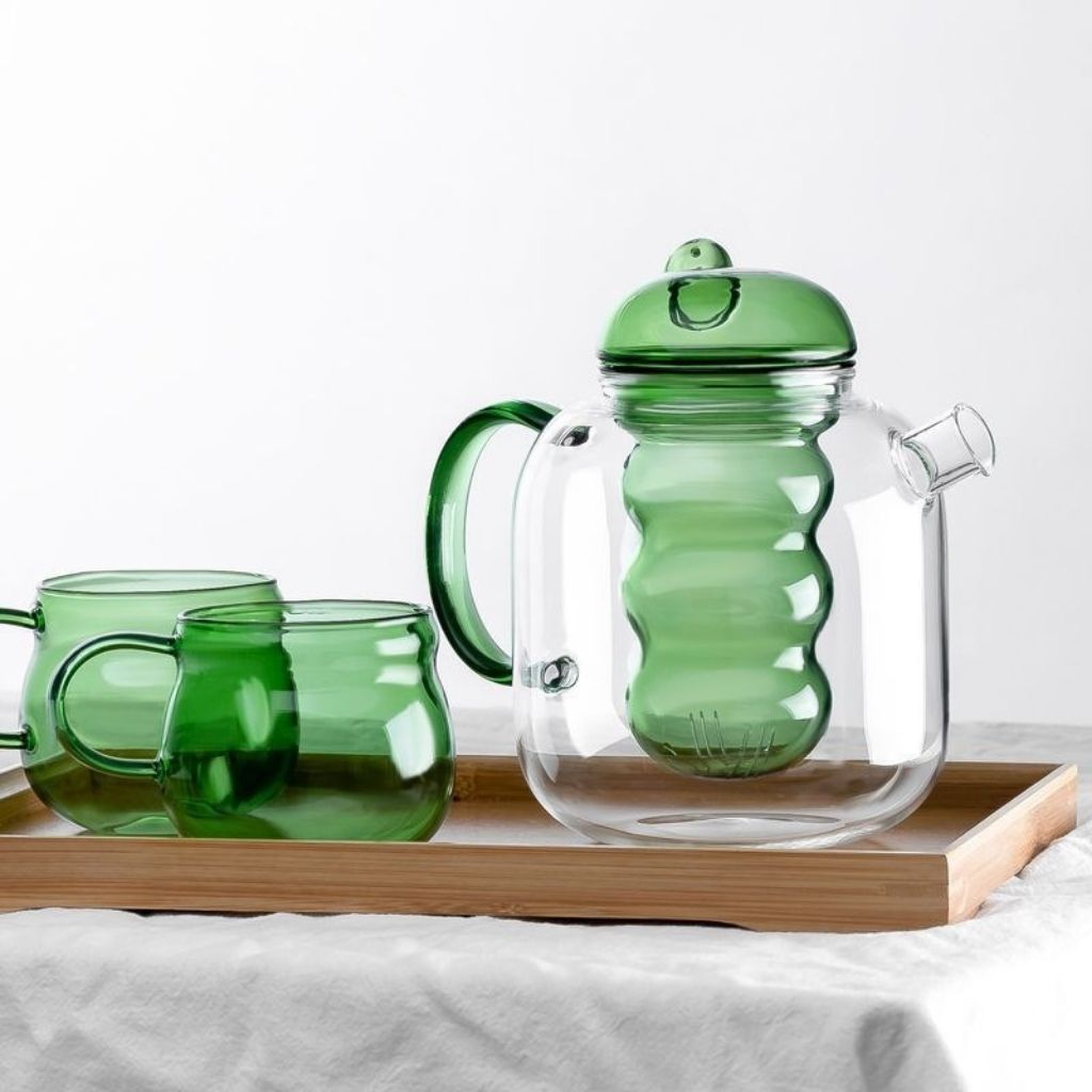 Elegant Glass Teapot with Heat-Resistant Design