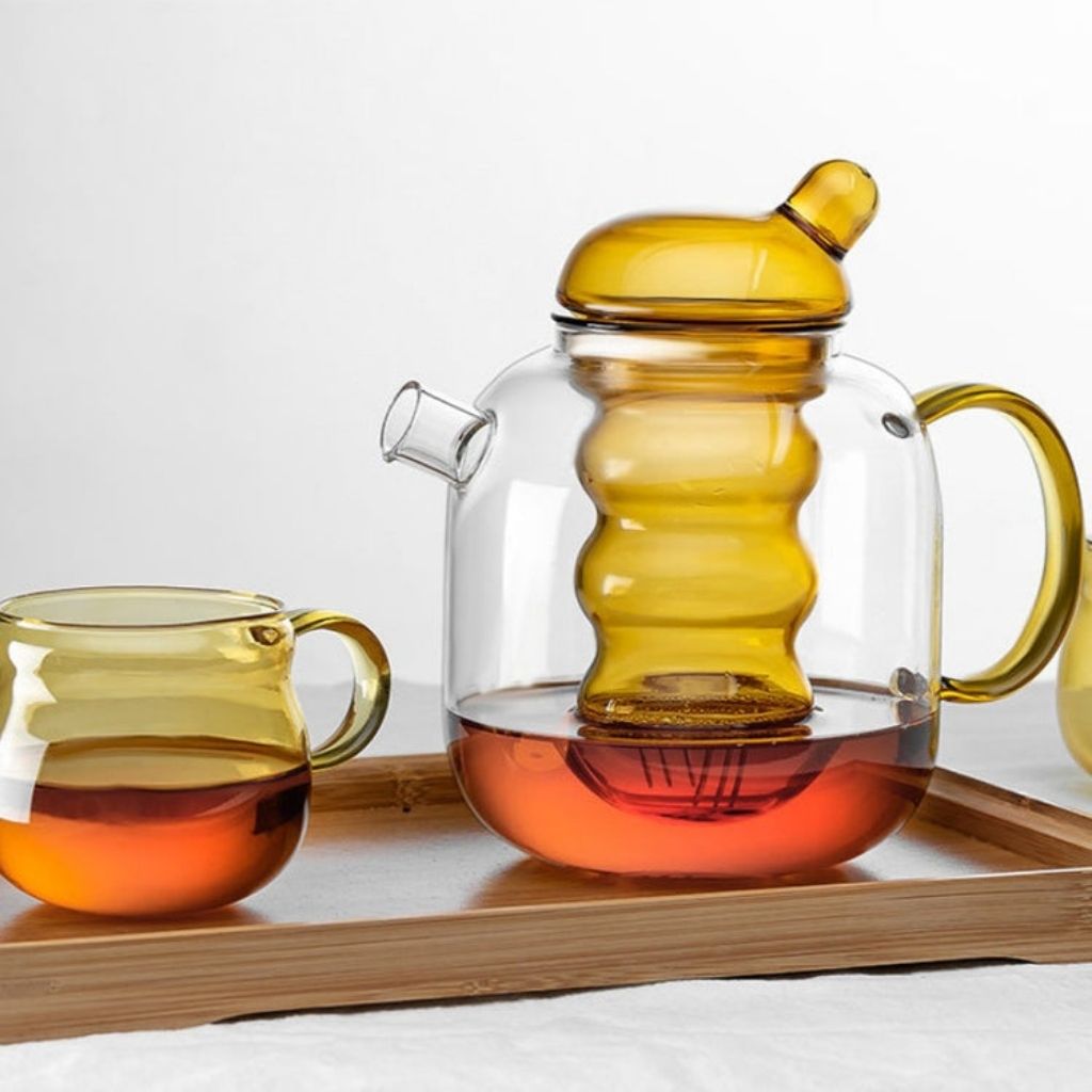 Elegant Glass Teapot with Heat-Resistant Design