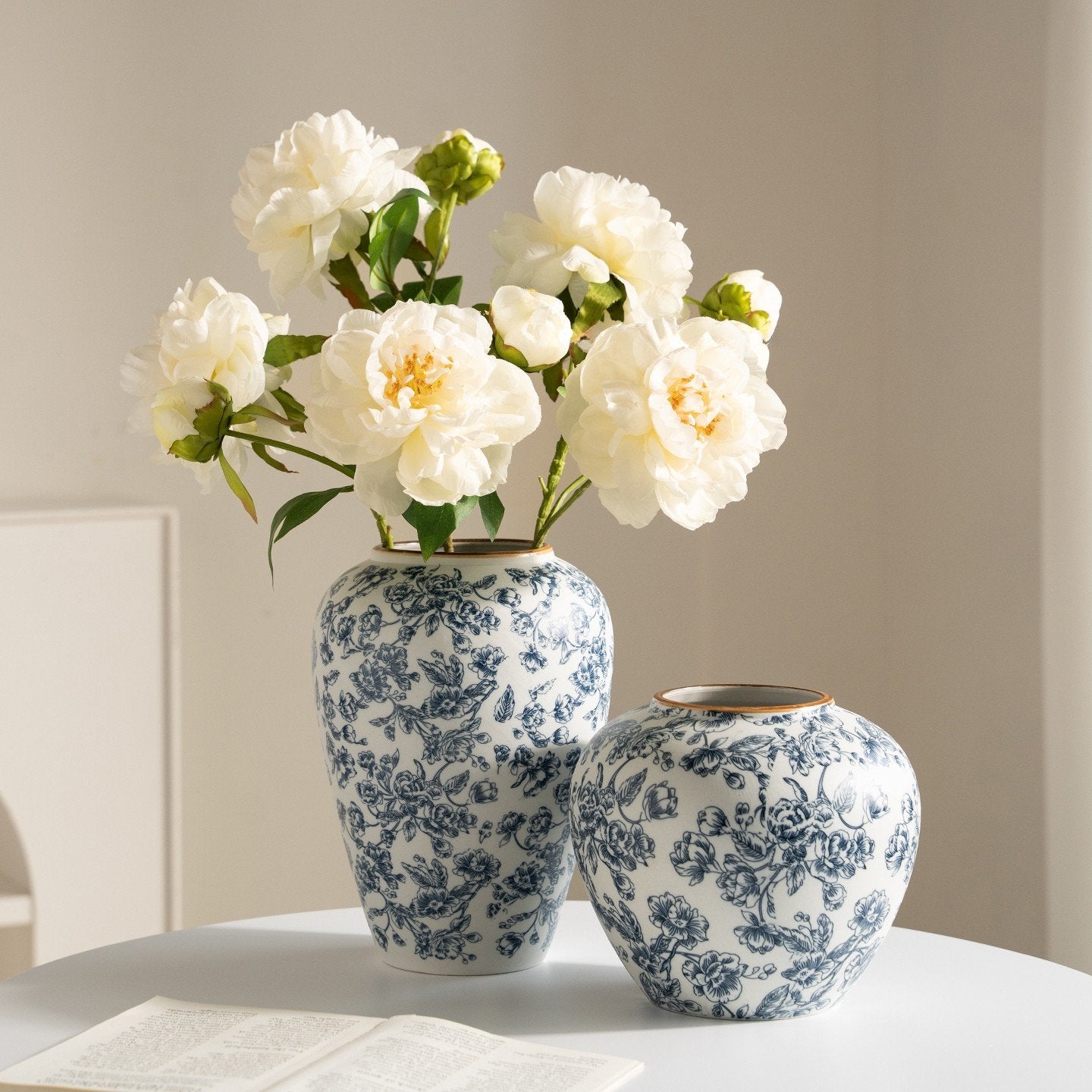 Elegant Porcelain Vase Set in Classic Blue and Gold