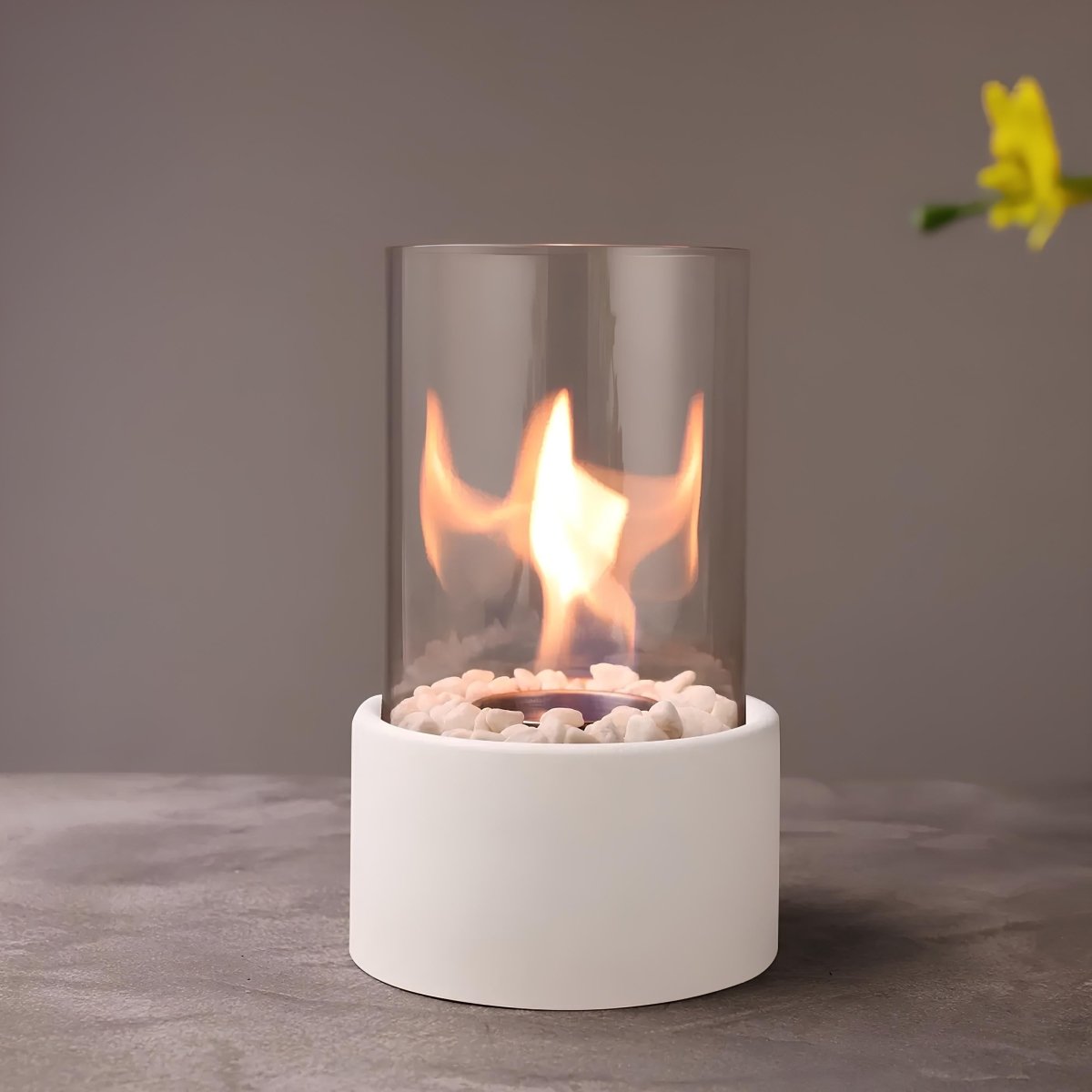 Elegant Illuminator Oil Lamp with Glass Design
