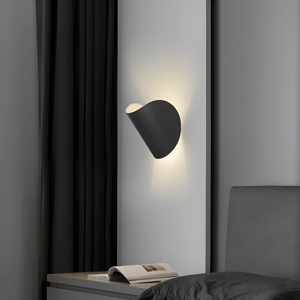 Adjustable LED Wall Lamp – Modern Twist Design