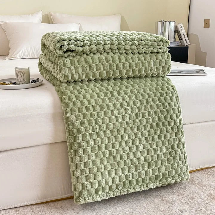 Cozy Plush Throw Blanket in Soft Checkered Velvet for Sofa and Bed