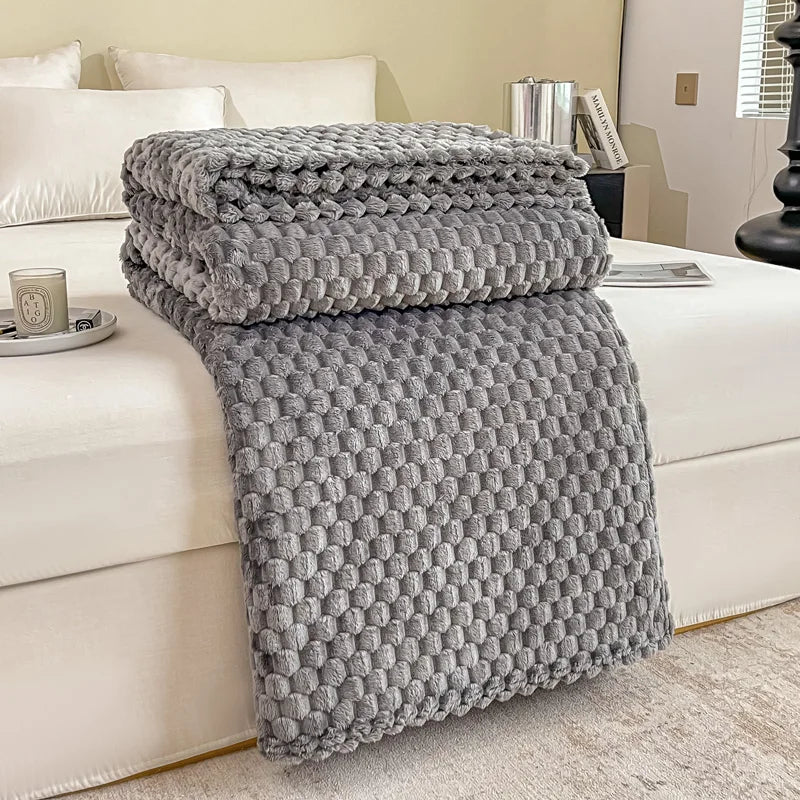 Cozy Plush Throw Blanket in Soft Checkered Velvet for Sofa and Bed