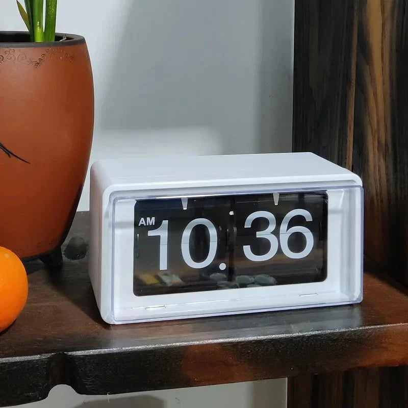 Vintage Style Flip Clock with Automatic Time Display