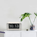 Vintage Style Flip Clock with Automatic Time Display