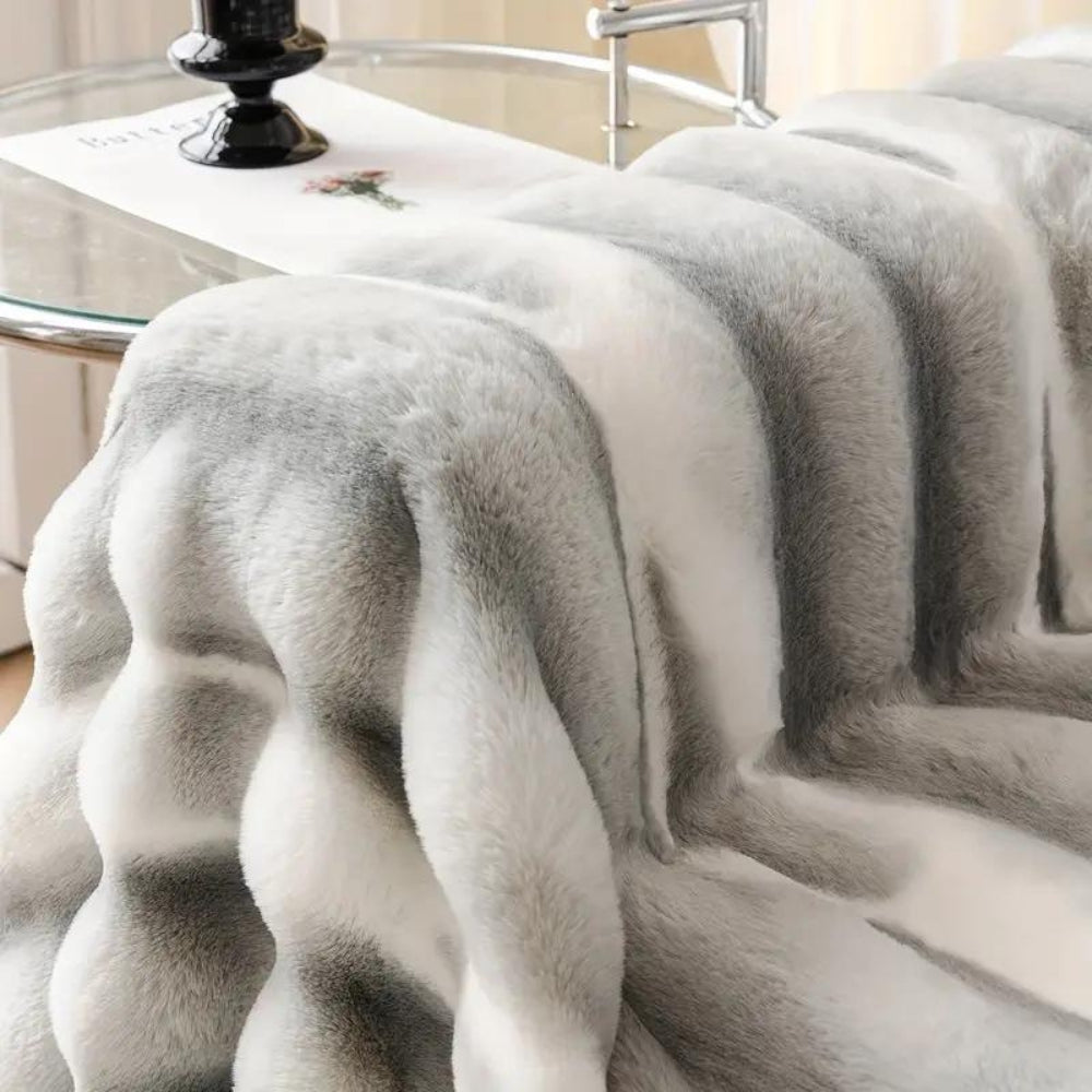 Stylish Microfiber Slipcover for Sofa - Plush Protection