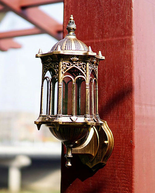 Antique Gold Outdoor Wall Lantern – Elegant Vintage Style Lighting