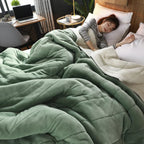 Cozy Flannel Throw Blanket for Winter – Sofa and Bed Cover