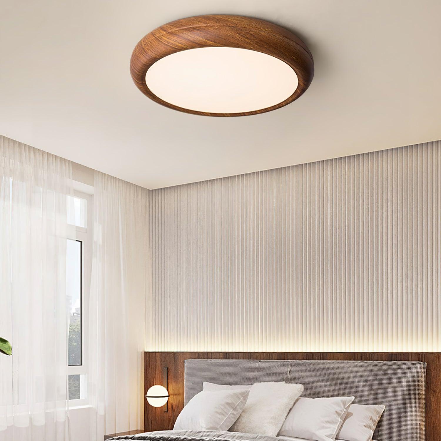Round Ceiling Light with Woodgrain Finish – Flush Mount Design