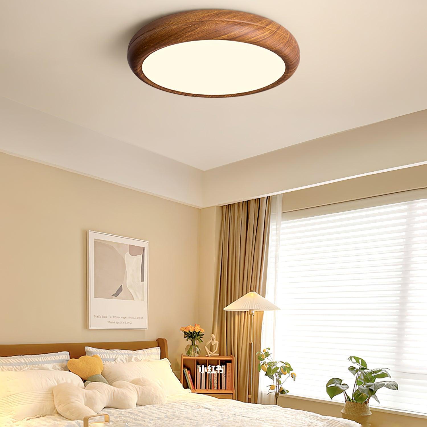 Round Ceiling Light with Woodgrain Finish – Flush Mount Design