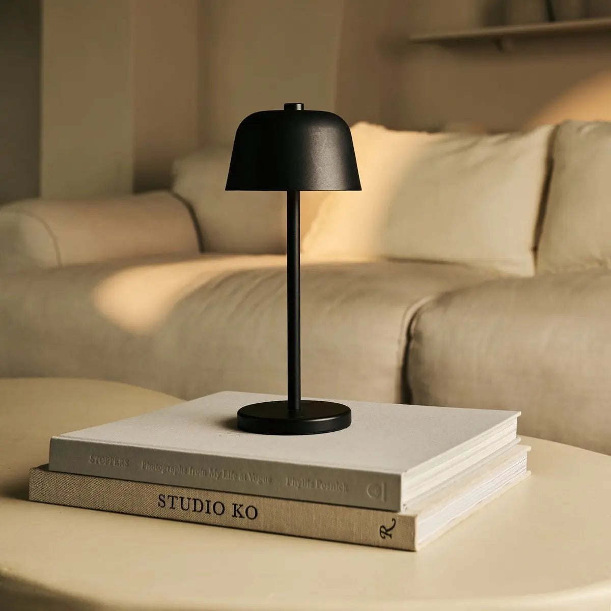 Metal Base Cordless Rechargeable Table Lamp