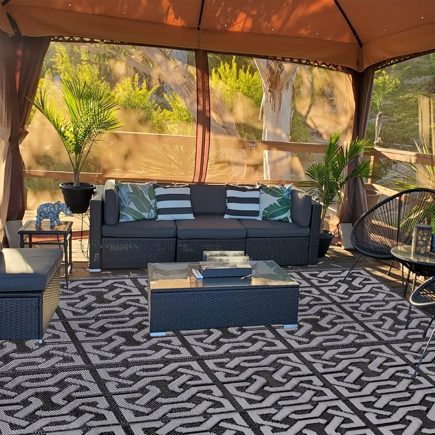 Modern Patio Mat - Reversible Outdoor Rug in Black and Grey