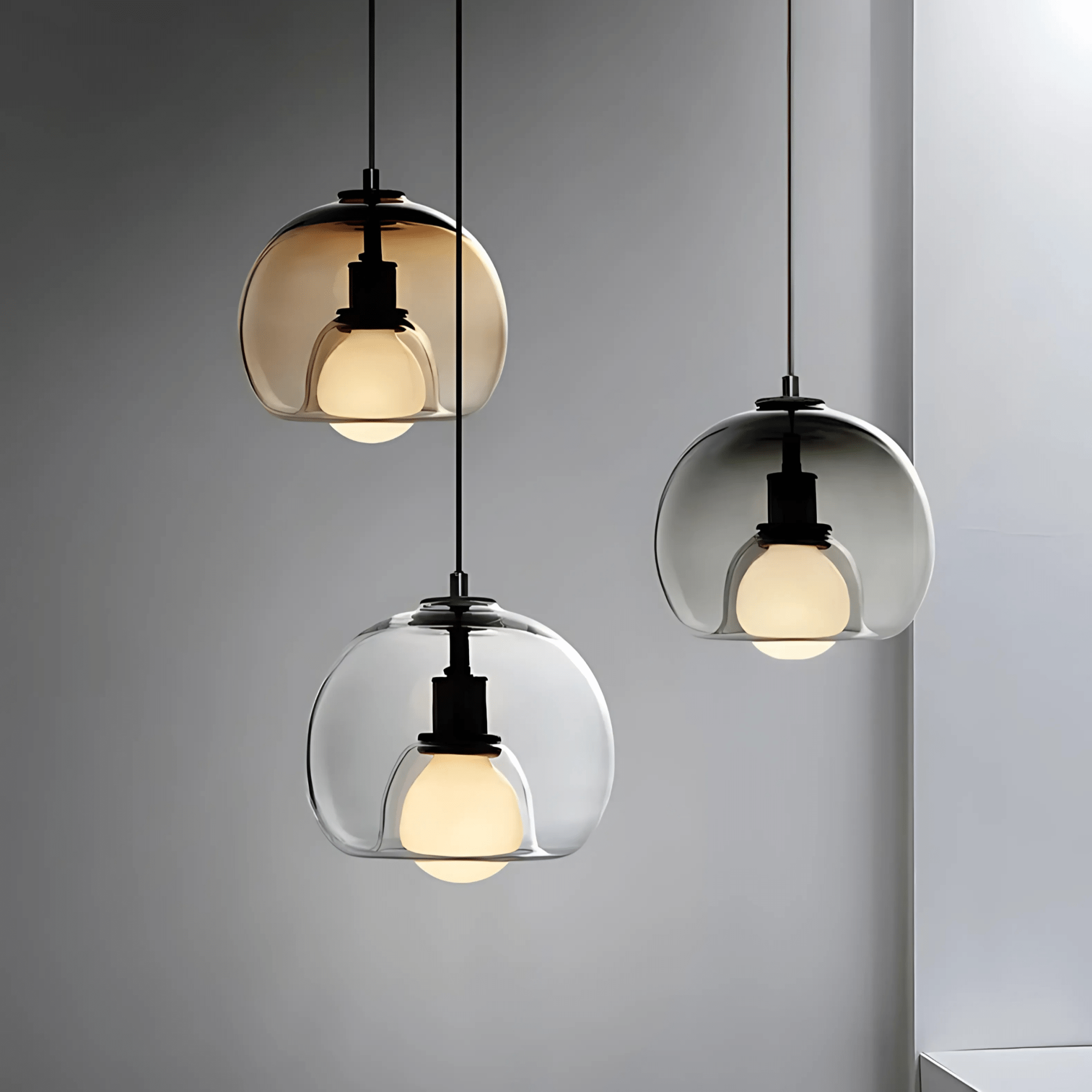 Modern Handblown Glass Pendant Light – Elegant Design