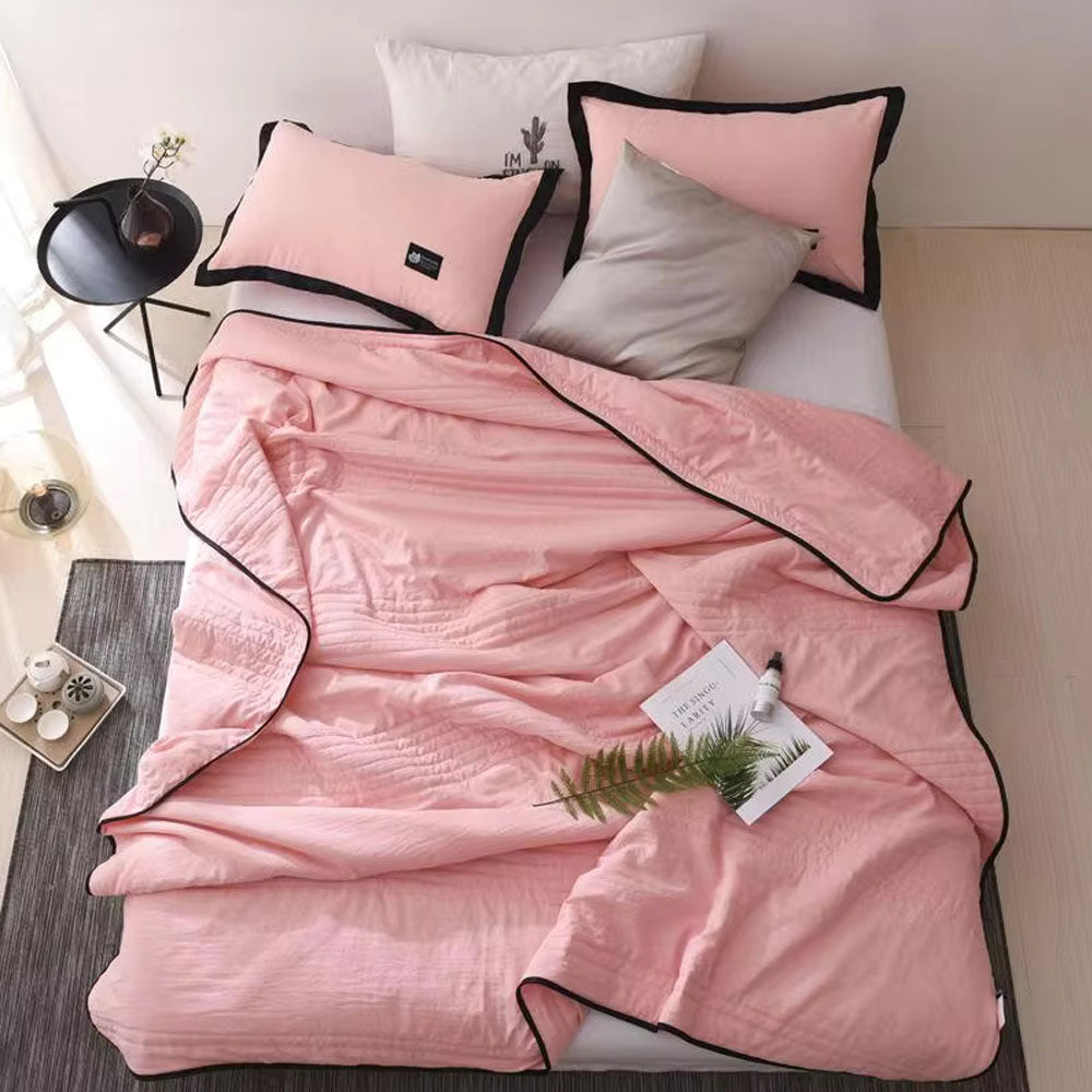 Cooling Moisture-Resistant Hypoallergenic Blanket