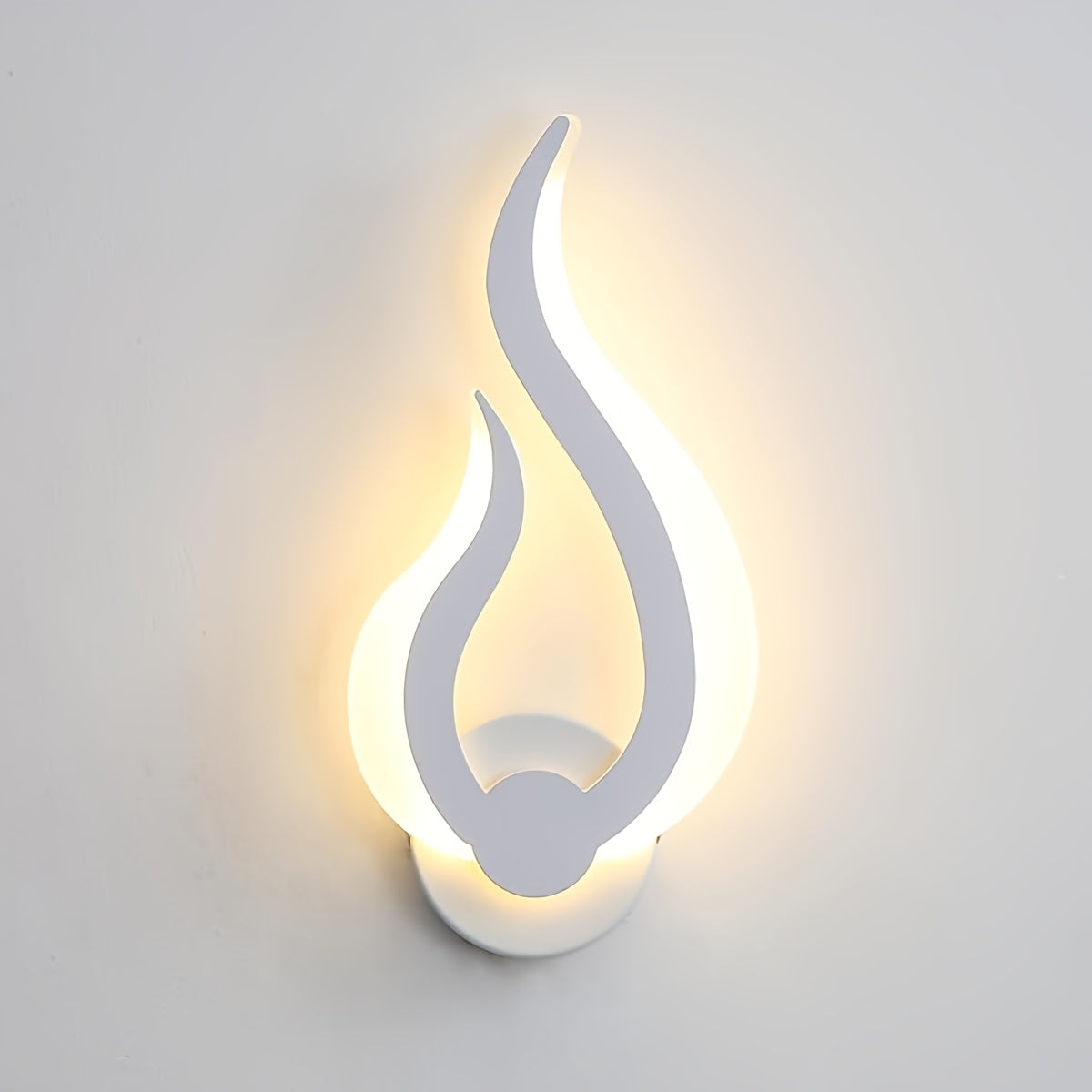 10W Warm White Wall Sconce with Modern Flame LED Design