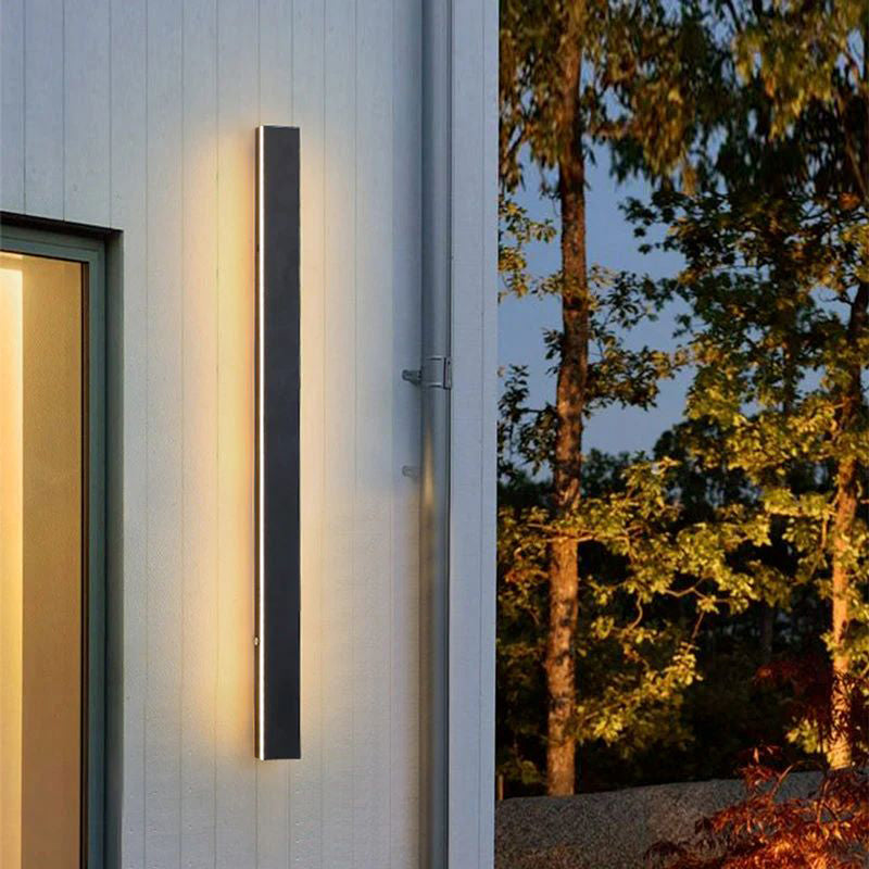 Vertical Wall Light with LED for Architectural Design