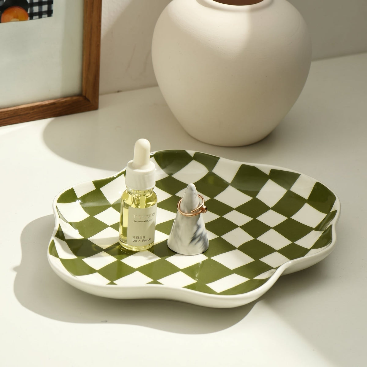 Checkered Pattern Serving Tray – Decorative Home Accent