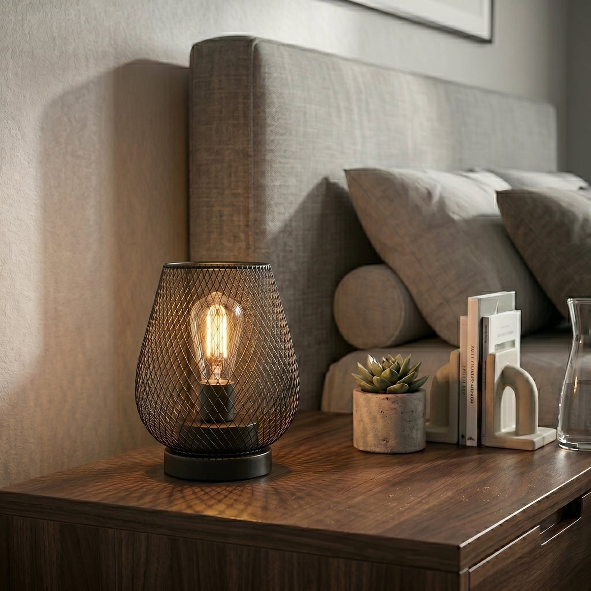 Metal Grid Design Wireless Lamp with Drop-shaped Shade