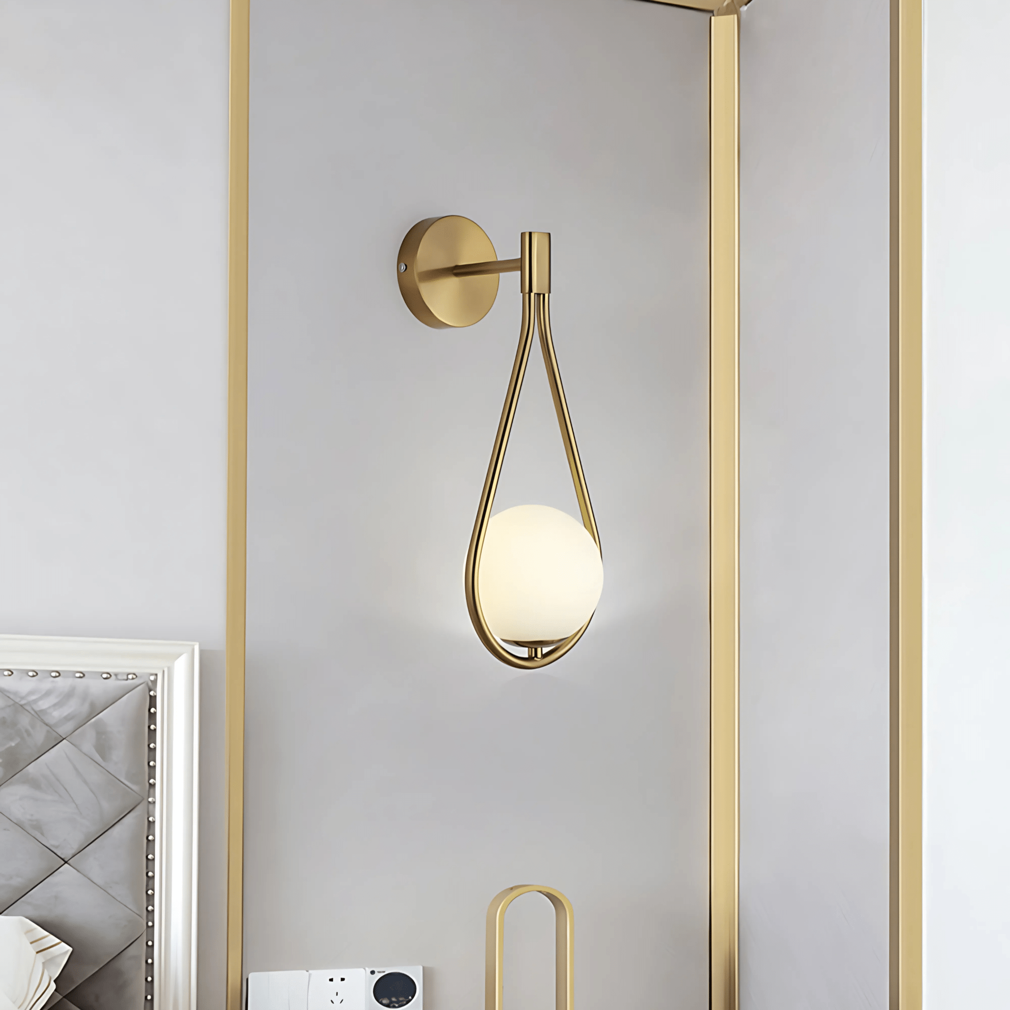 Teardrop Wall Lamp – Contemporary Droplet Light Fixture