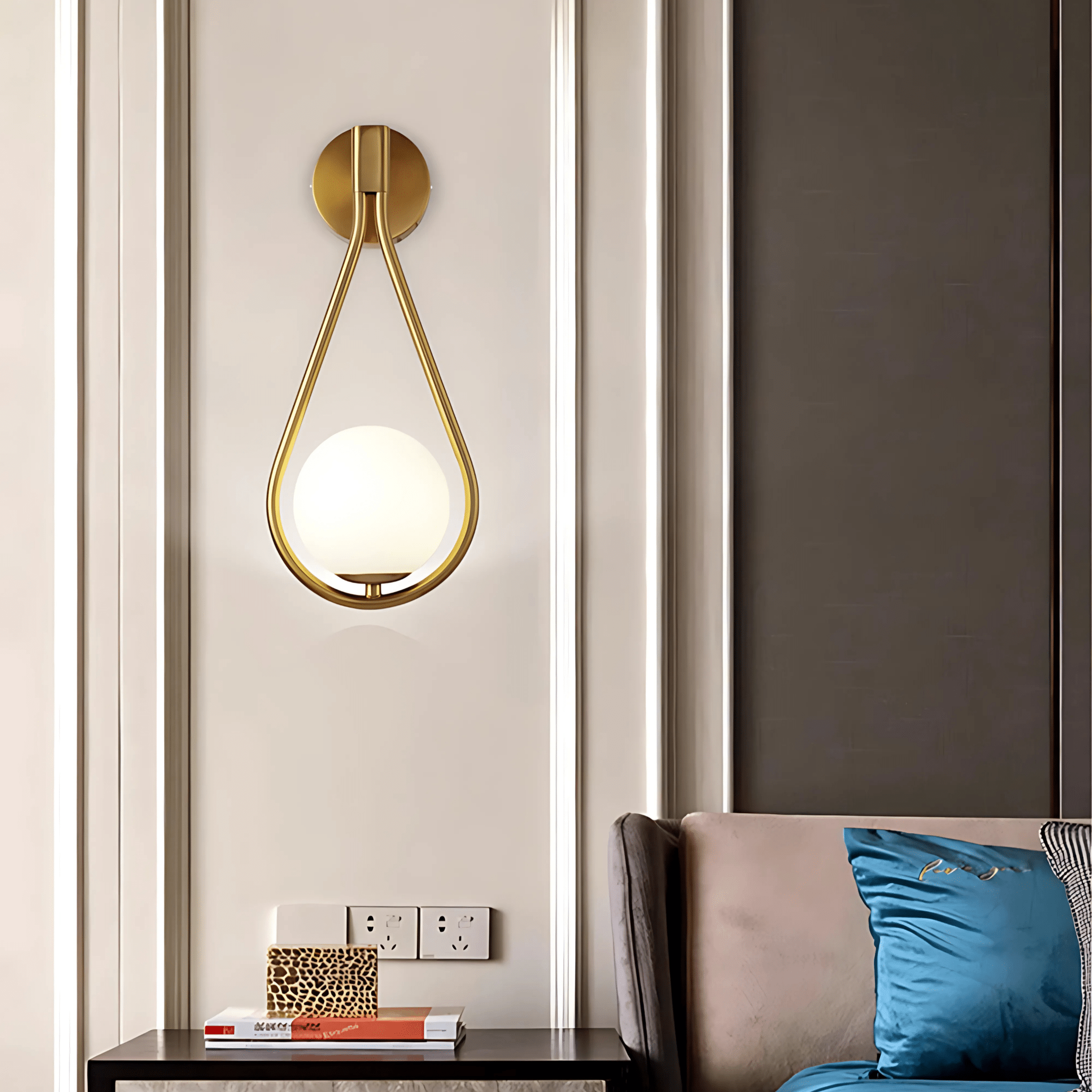 Teardrop Wall Lamp – Contemporary Droplet Light Fixture