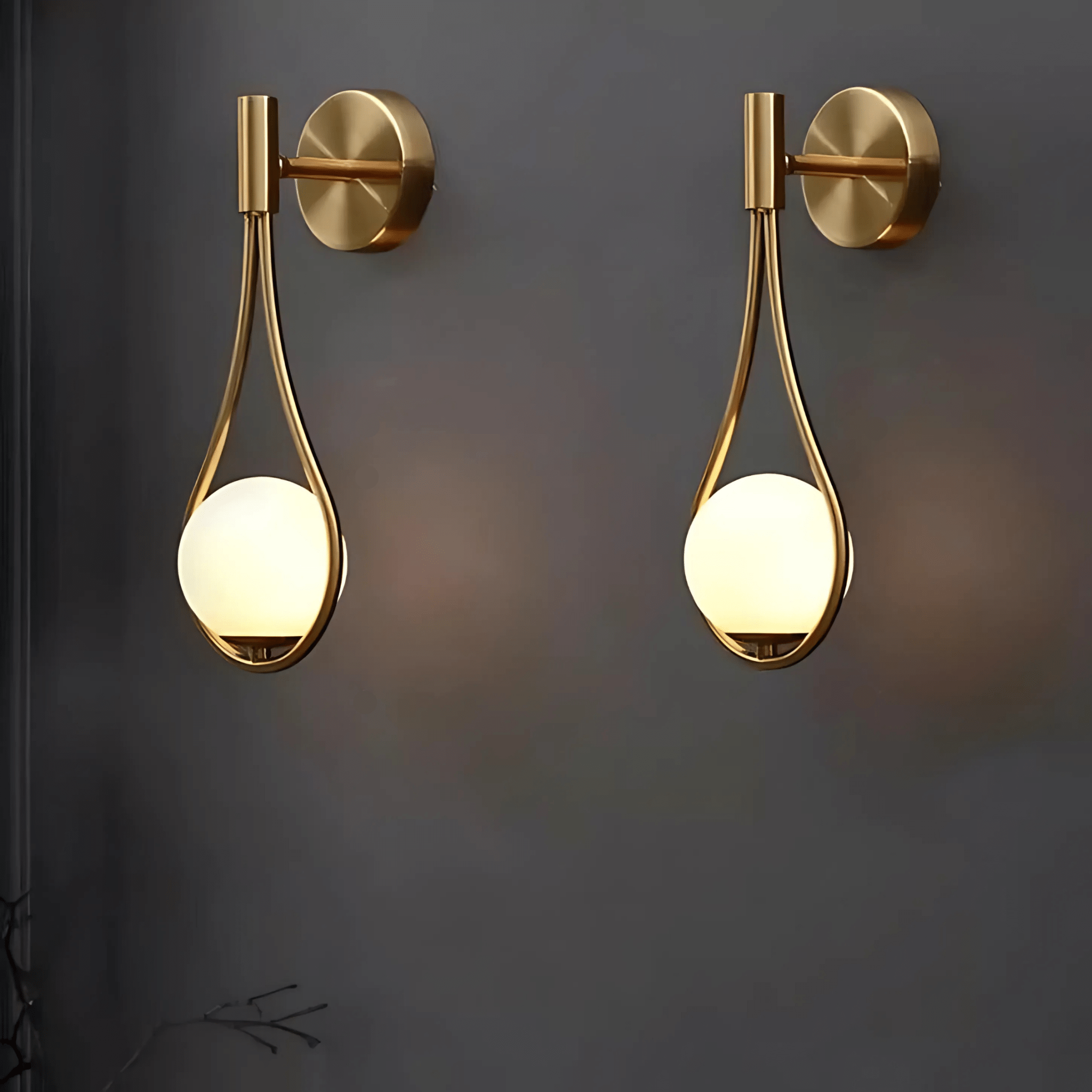 Teardrop Wall Lamp – Contemporary Droplet Light Fixture