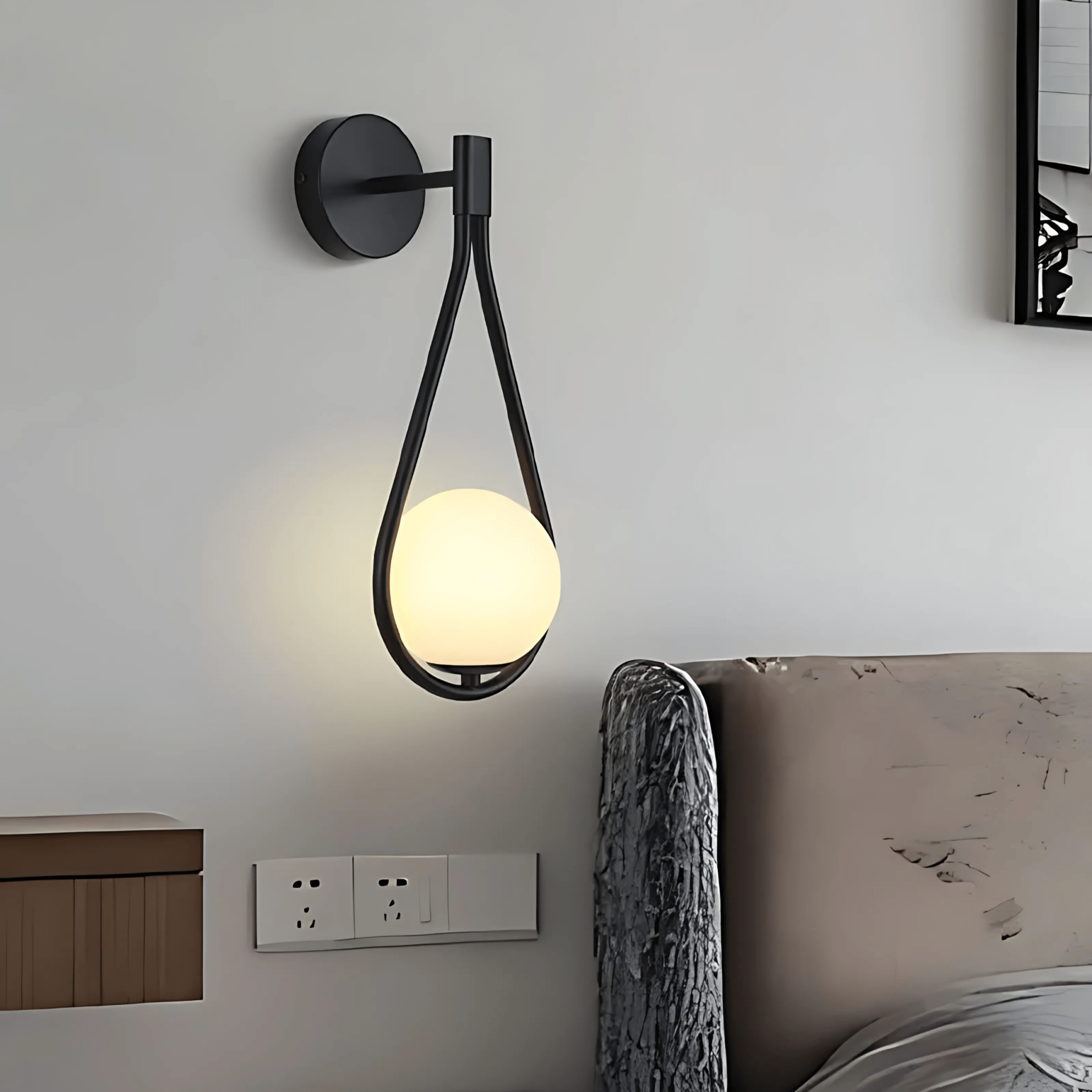 Teardrop Wall Lamp – Contemporary Droplet Light Fixture