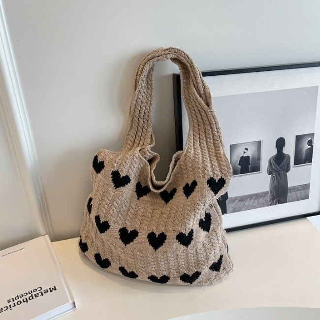 Charming Knit Carryall for Everyday Adventures