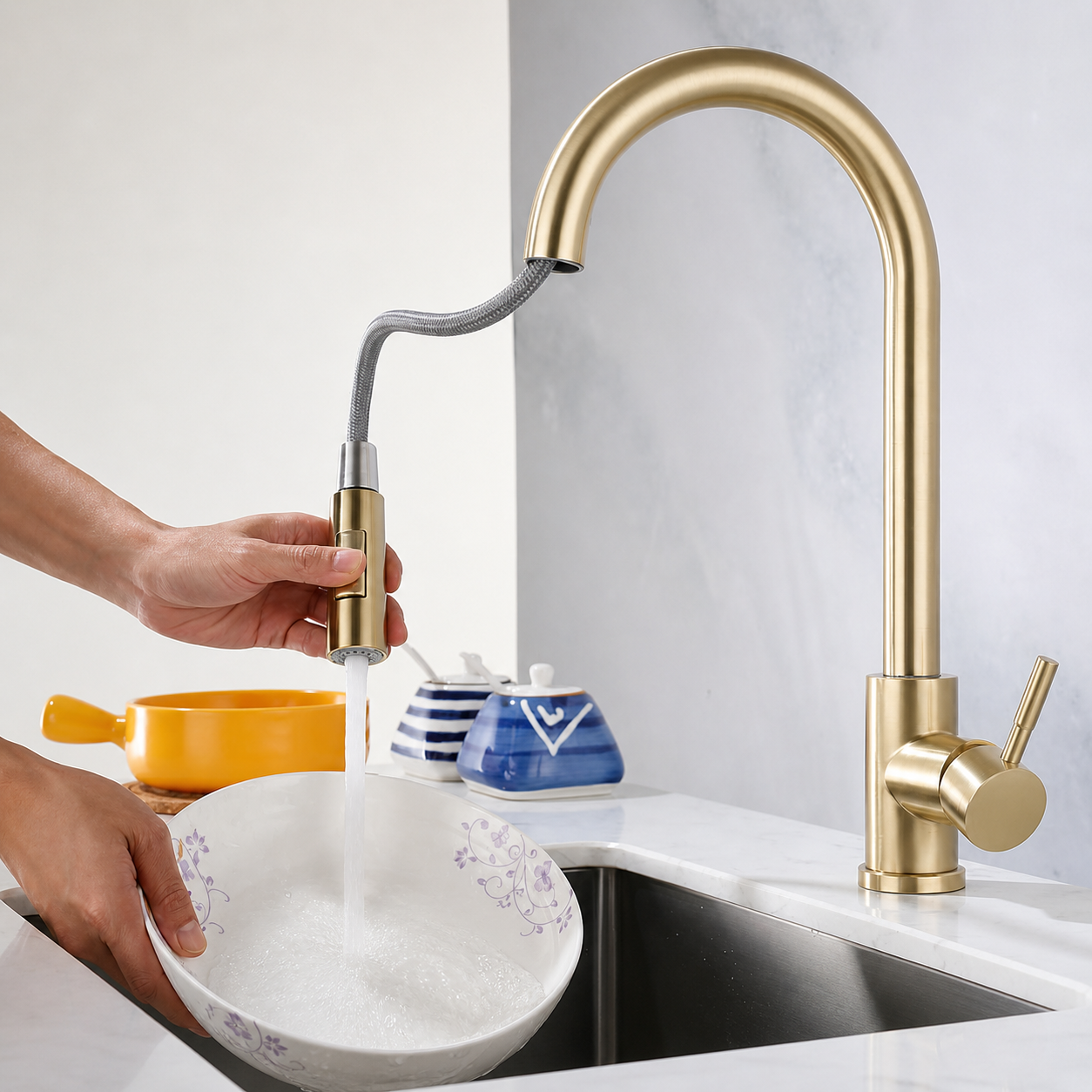 Single Handle Sink Tap with Pull-Out Spray Head for Kitchen