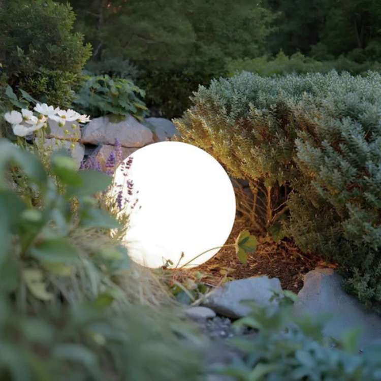 Outdoor Garden Sphere Lights – Round Diffused Glow Illumination