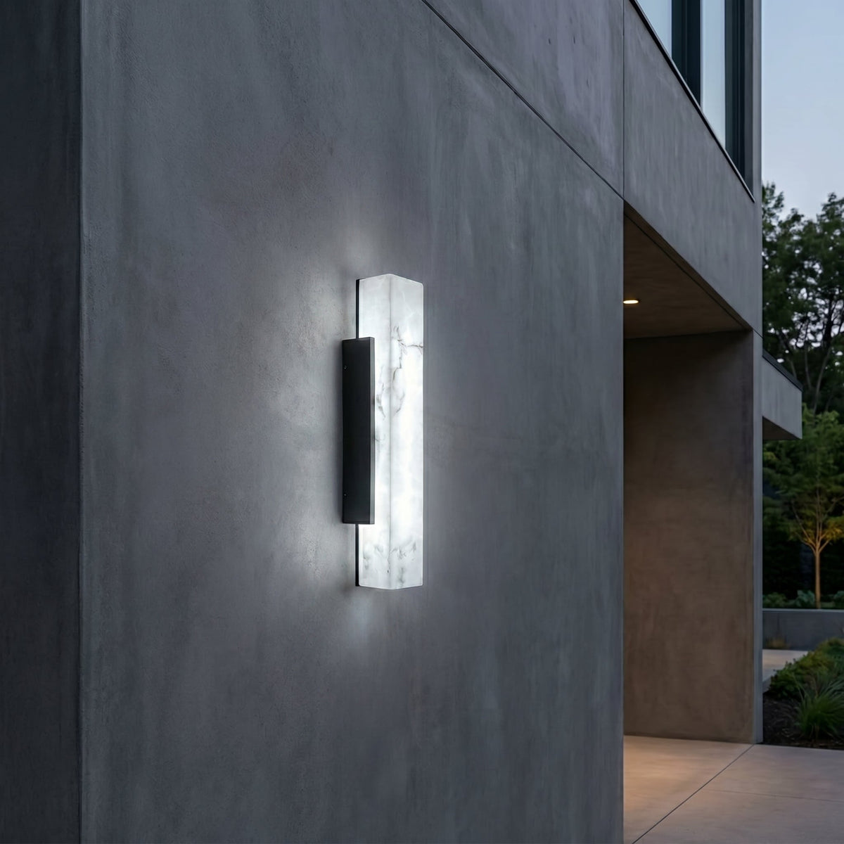 Wall Lamp in Stylish Alabaster with Black Metal Structure